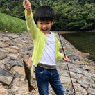 やすなり