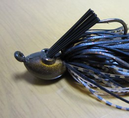 関東メジャーリザーバー千葉県は亀山湖でO.S.Pジグ01で52.5cm、2,400gのビッグバスがキャッチされました!