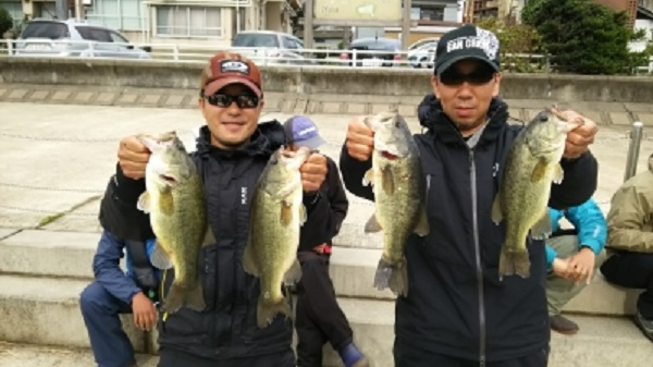 10/14(日)茨城県霞ケ浦北浦水系でトーナメントを開催しているレイカーズ様主催の大会にてドライブビーバー3.5”の5gフリーリグを駆使し優勝!!!!!